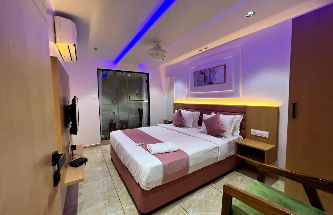 Hotel Cozzy Palace-1